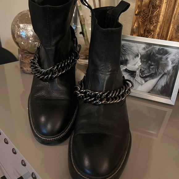 Size 9 Zara women’s LEATHER 🥾 - Picture 3 of 15